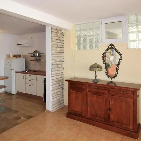 Two Bedroom Amazing In * מילנה