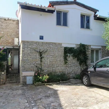 Two Bedroom Amazing In Μίλνα