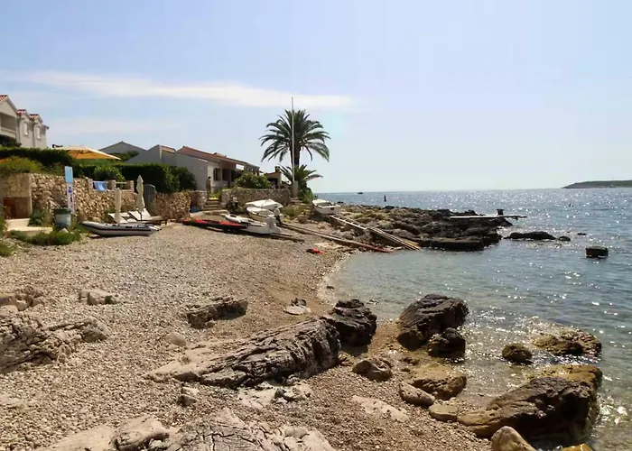 Διαμέρισμα Two Bedroom Amazing In *